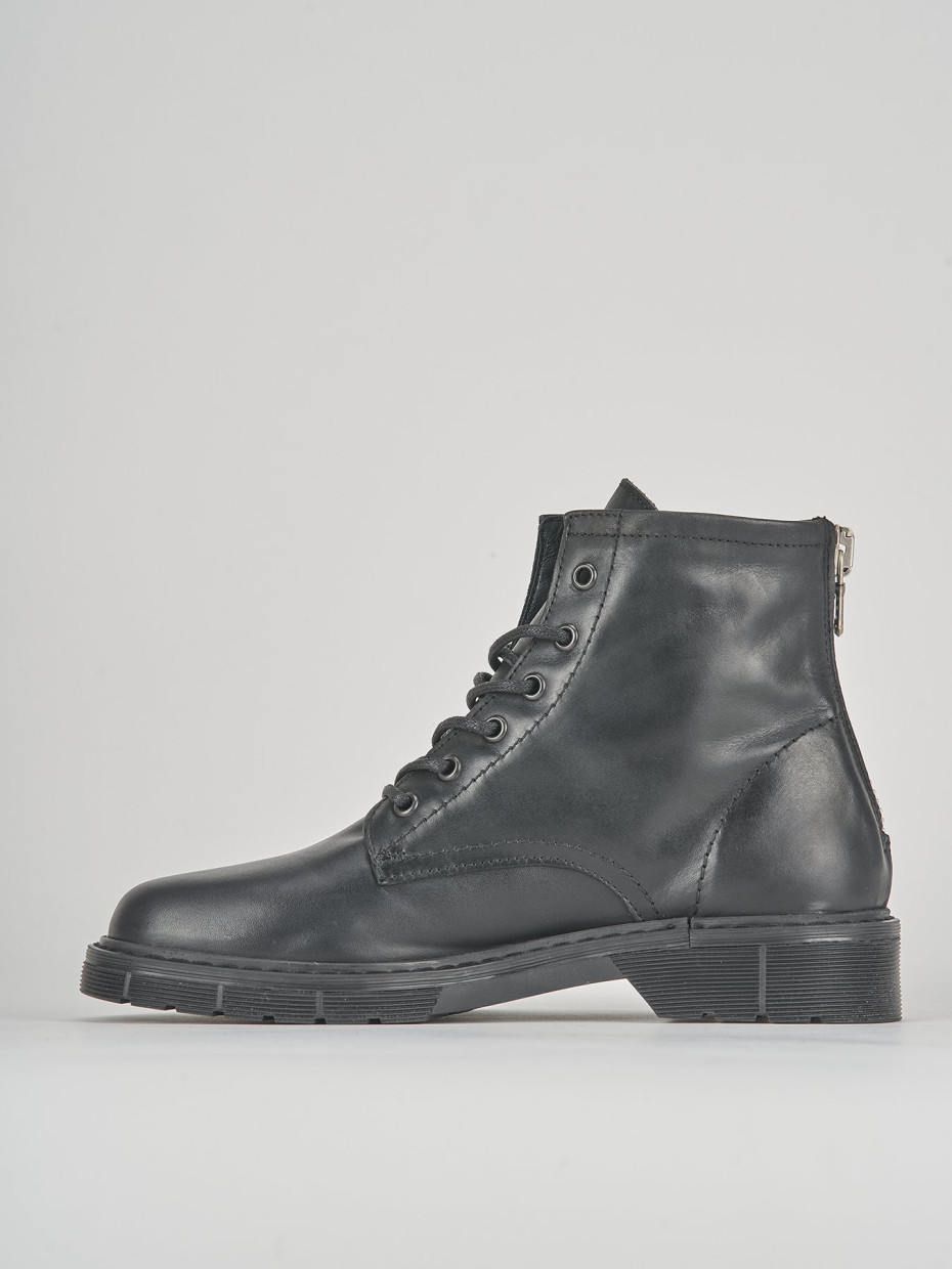 Combat boots heel 2 cm black leather