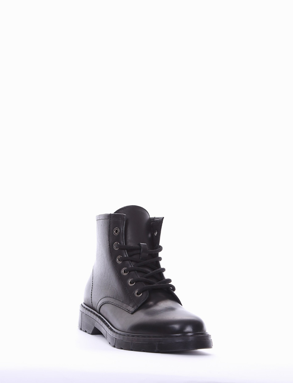 Combat boots heel 2 cm black leather