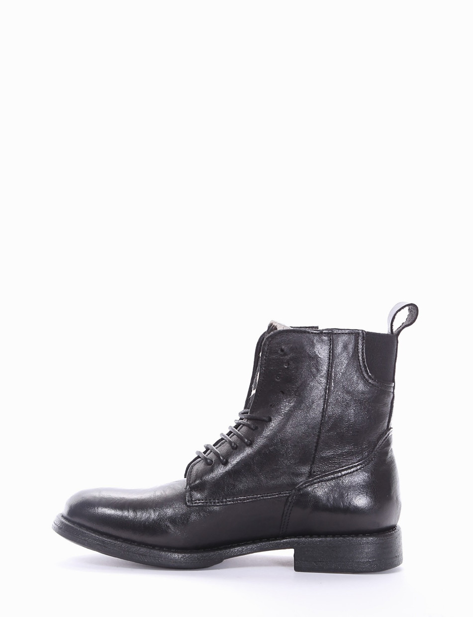 Combat boots heel 2 cm black leather