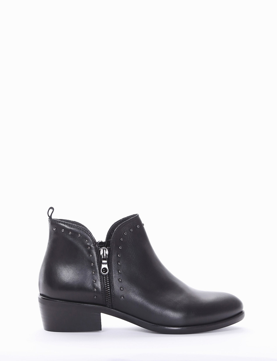 Low heel ankle boots heel 3 cm black leather