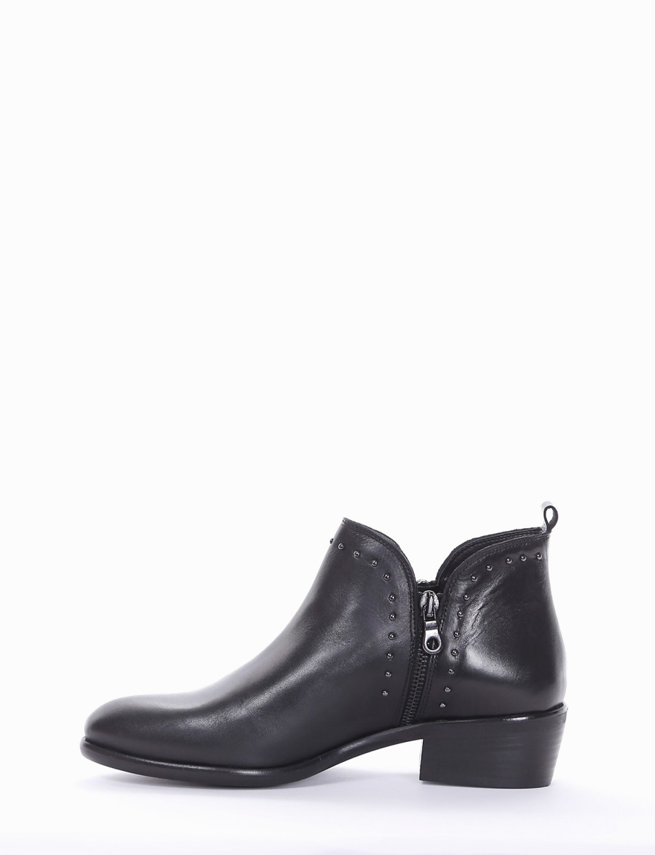 Low heel ankle boots heel 3 cm black leather