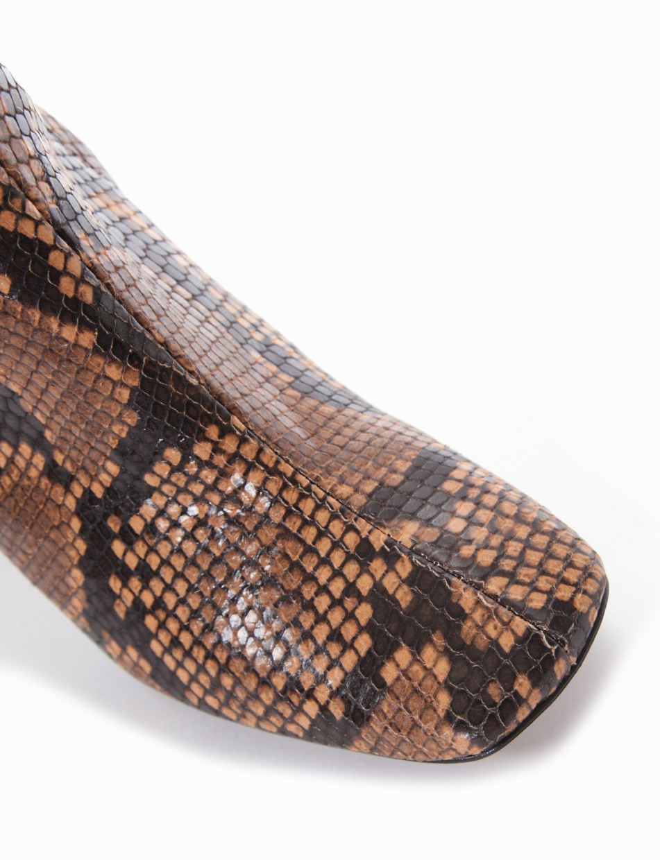 High heel boots heel 9 cm brown python