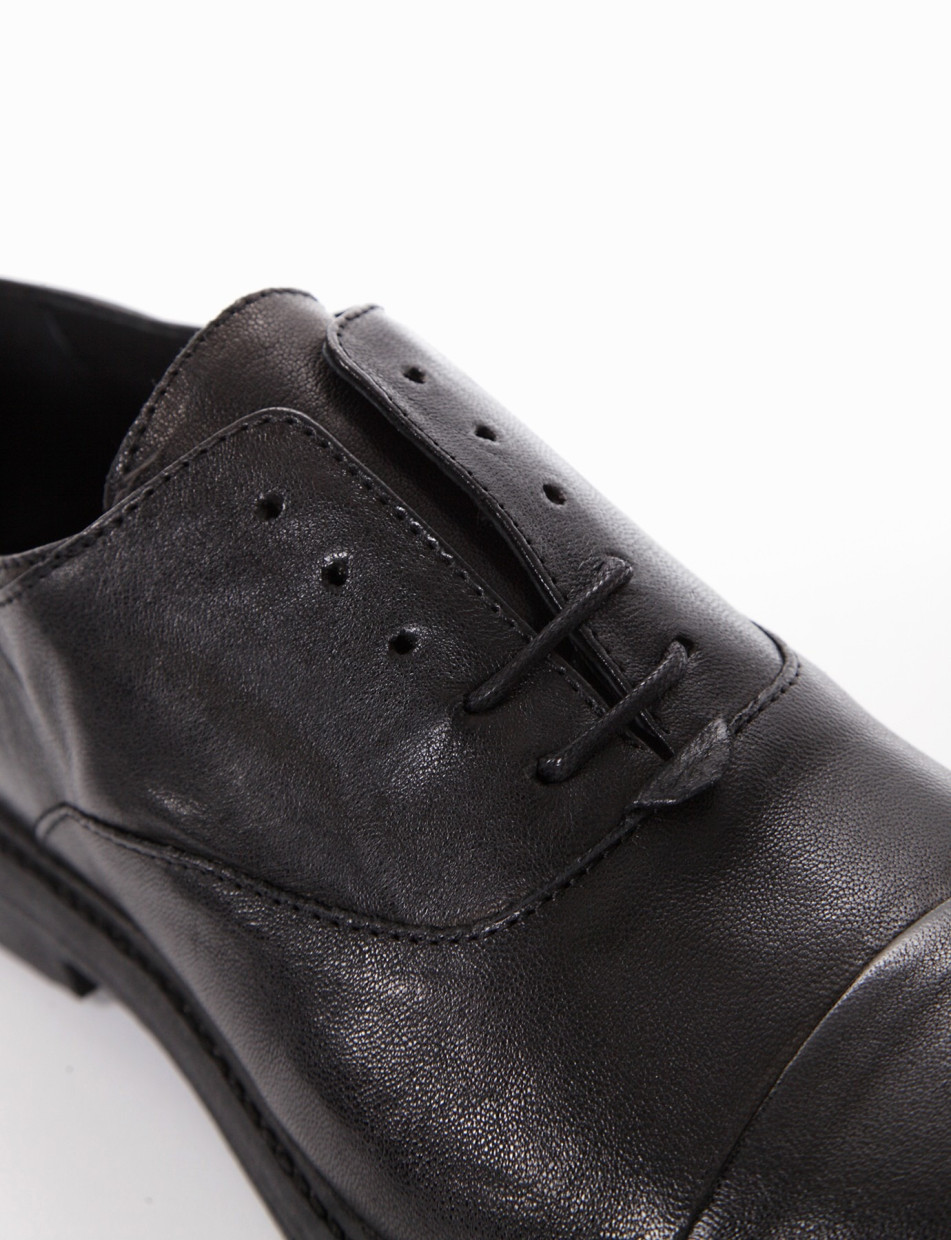 scarpa lacci tacco 2 cm nero