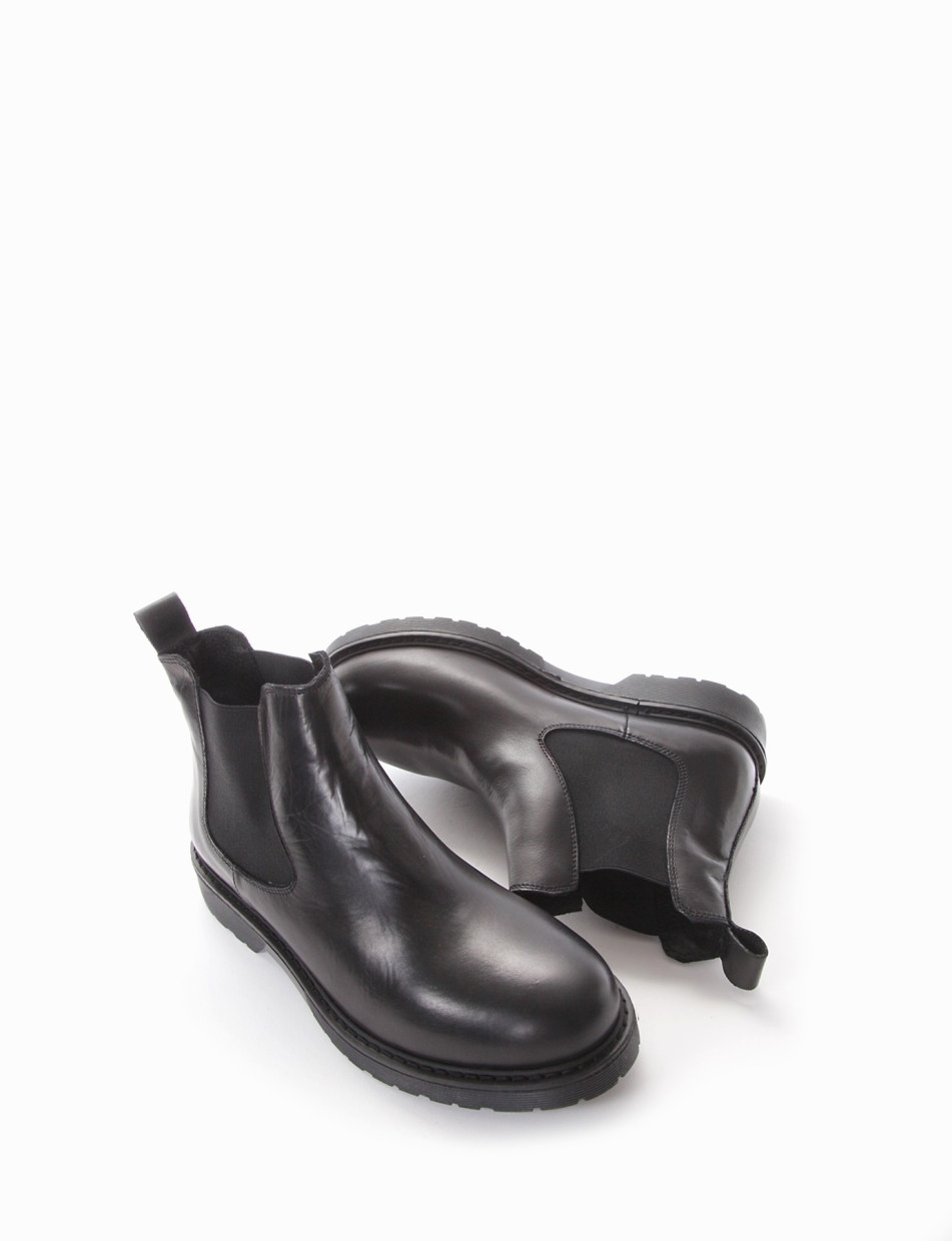 Low heel ankle boots heel 2 cm black leather