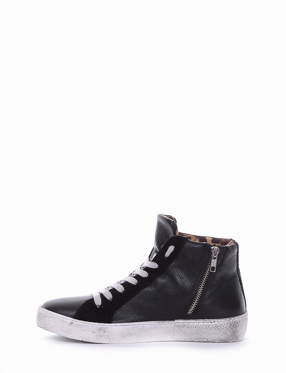 Sneakers black leather