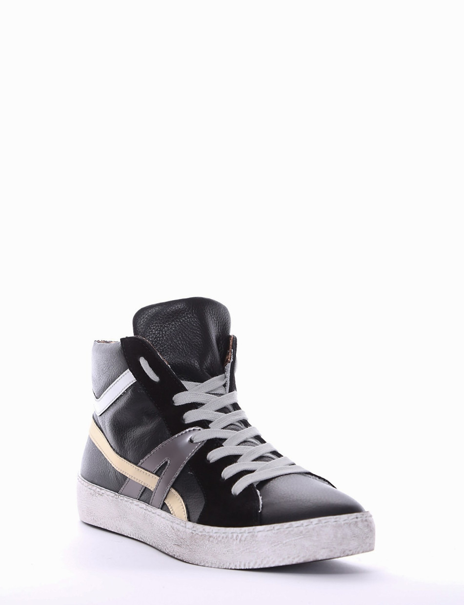 Sneakers black leather