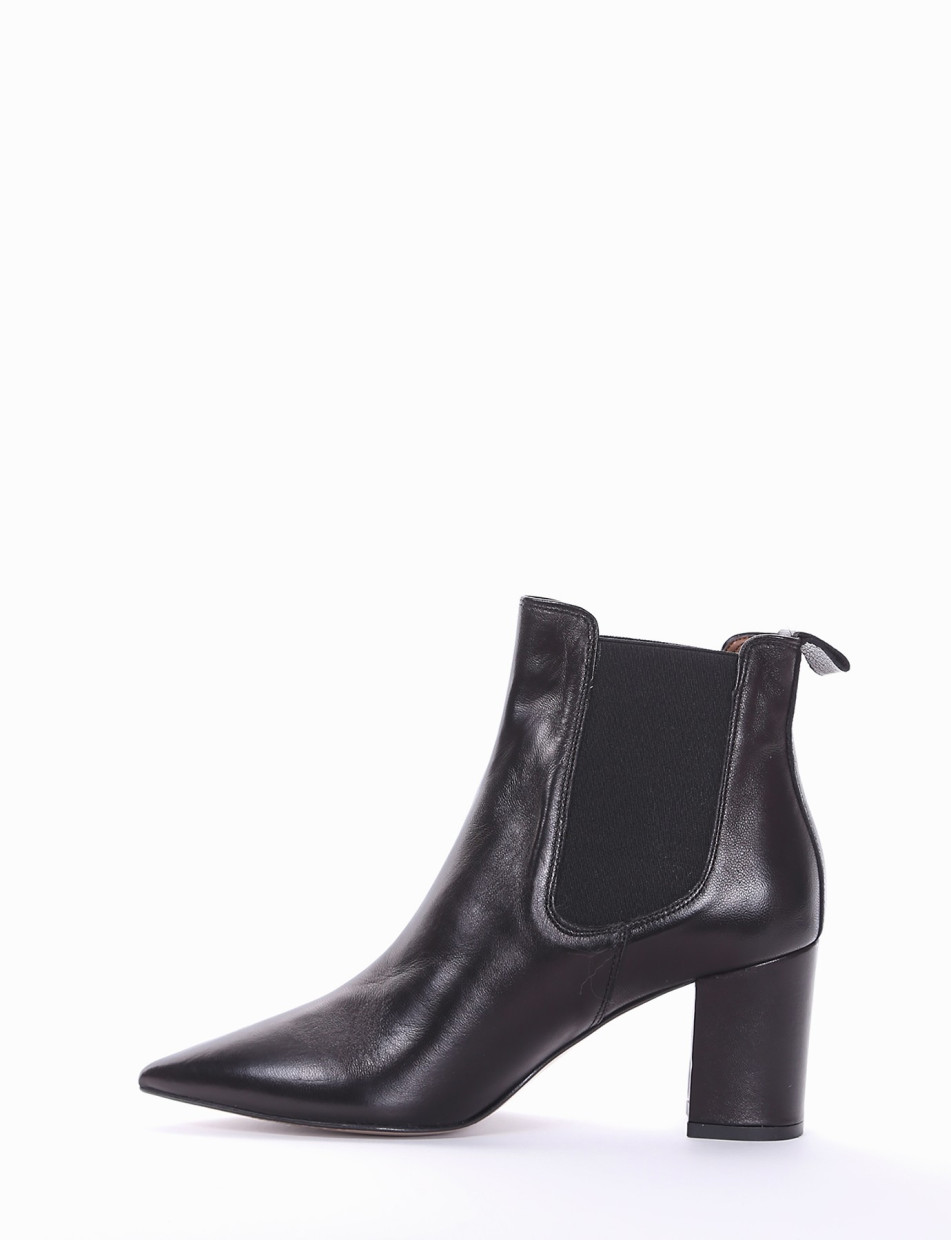 High heel ankle boots heel 7 cm black leather