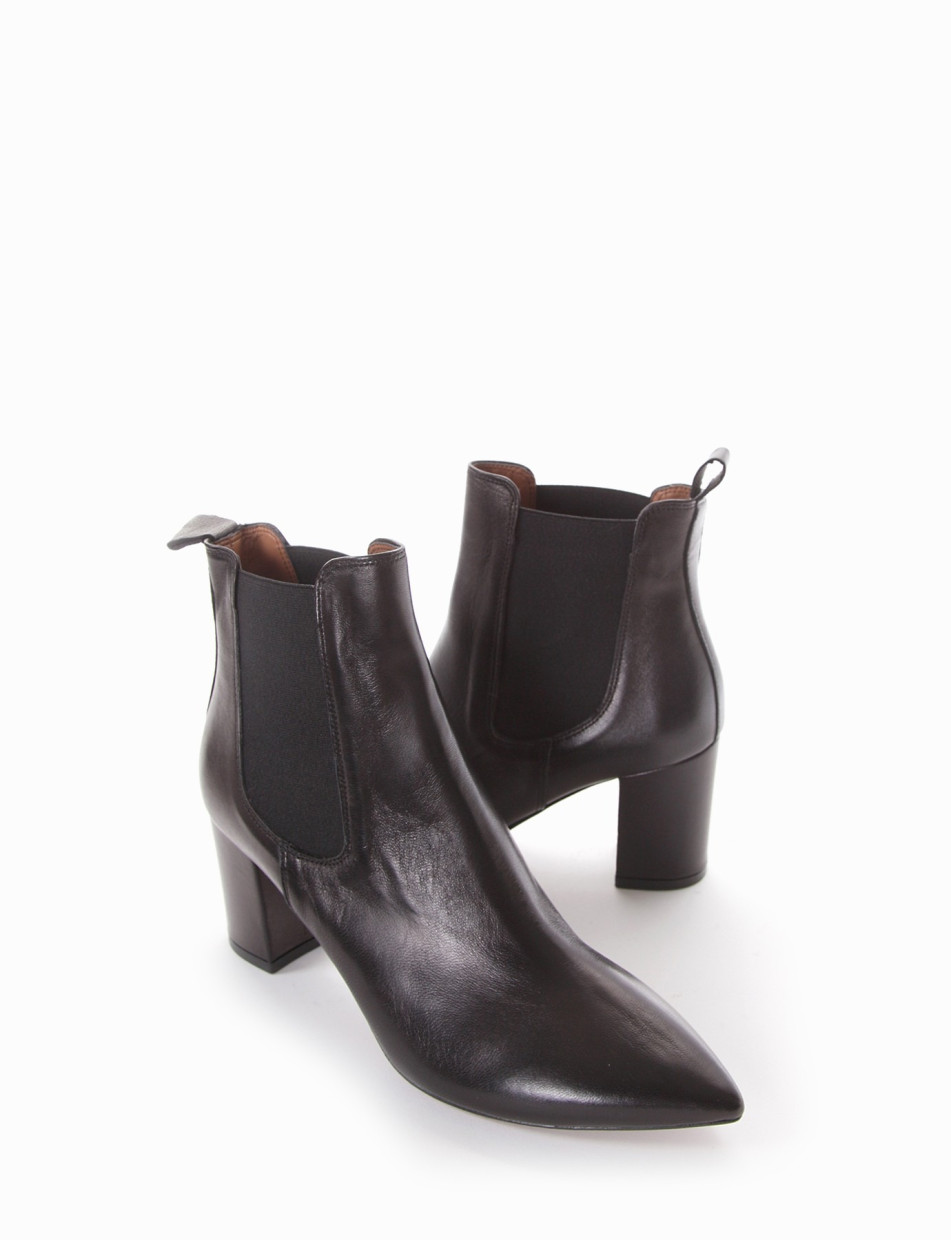 High heel ankle boots heel 7 cm black leather