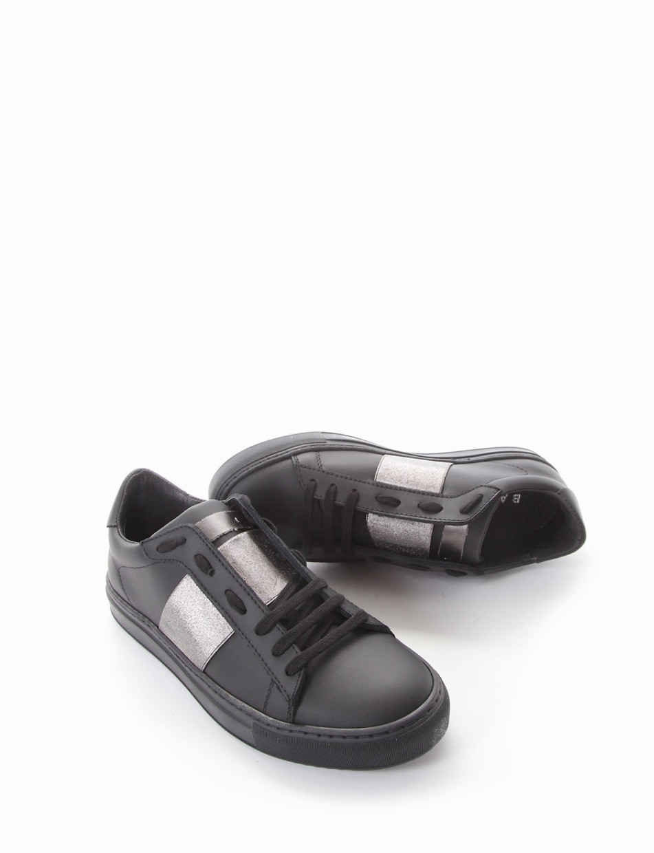 Sneakers black leather