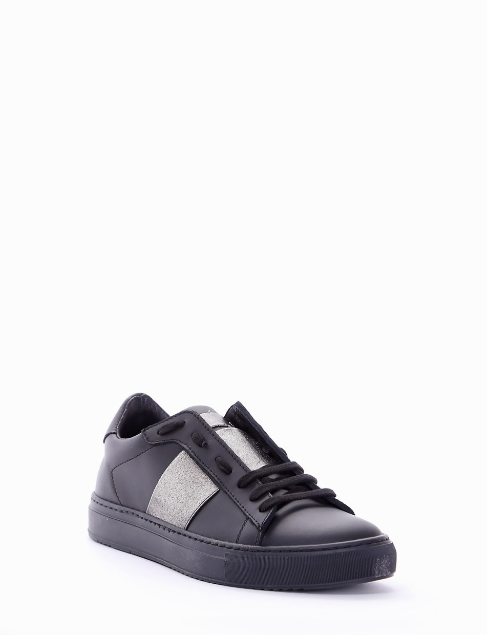 Sneakers black leather