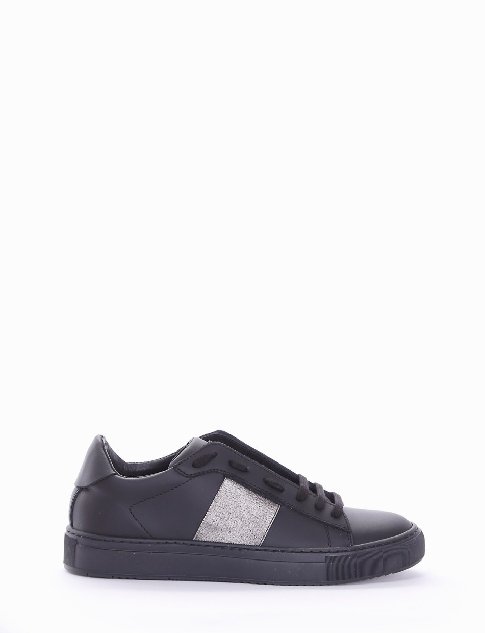 Sneakers black leather