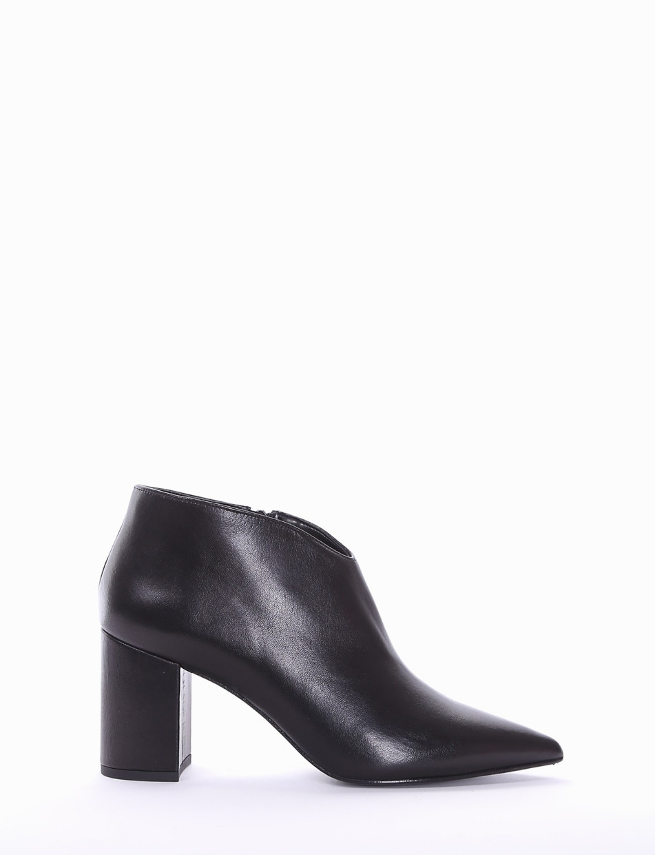 High heel ankle boots heel 8 cm black leather