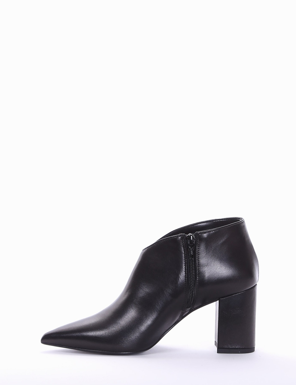 High heel ankle boots heel 8 cm black leather