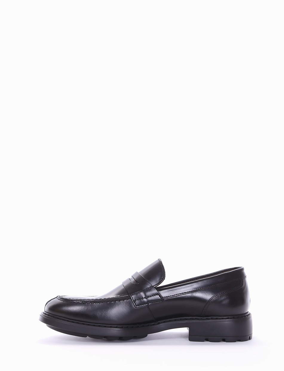 Loafers heel 2 cm black leather