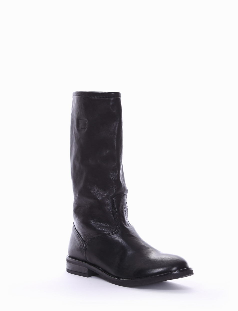 Low heel boots heel 2 cm black leather