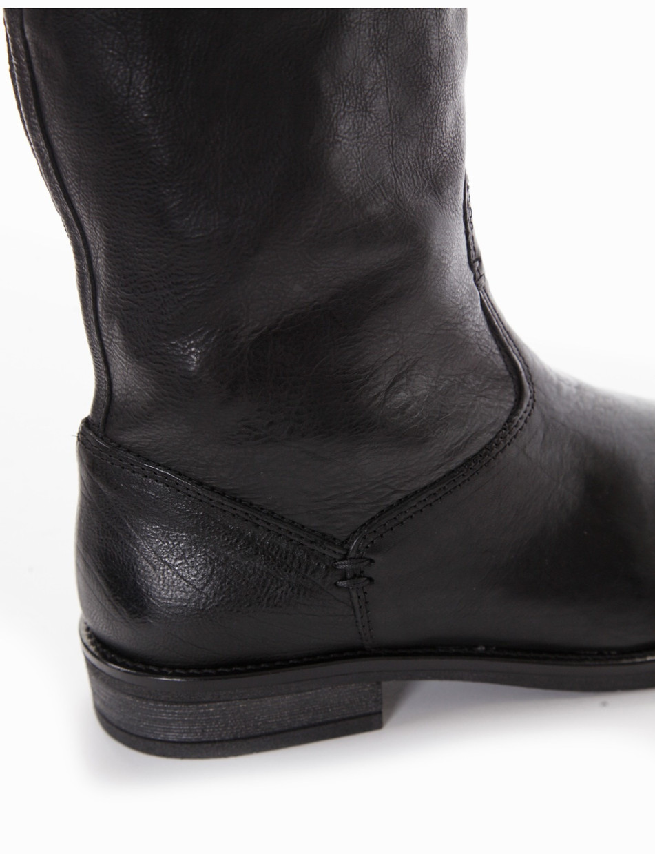 Low heel boots heel 2 cm black leather