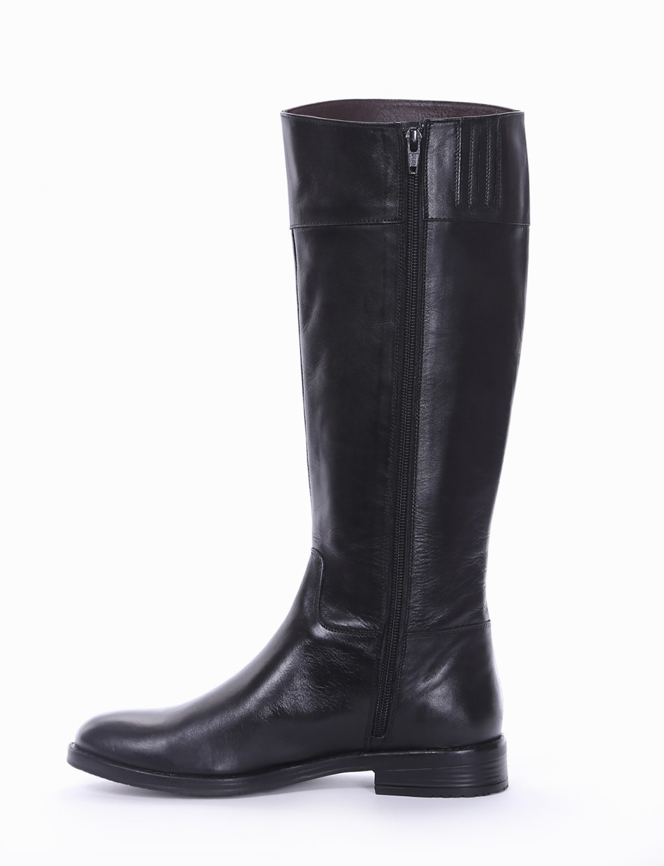 Low heel boots heel 2 cm black leather