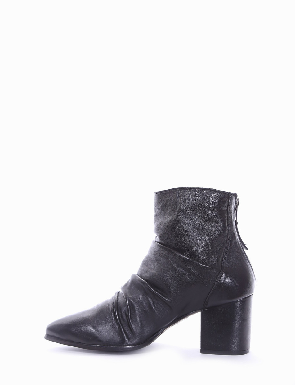 High heel ankle boots heel 7 cm black leather