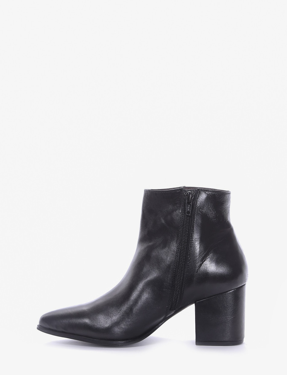 High heel ankle boots heel 5 cm black leather