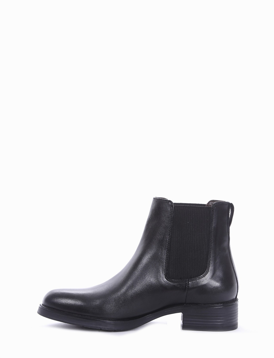 Low heel ankle boots heel 2 cm black leather