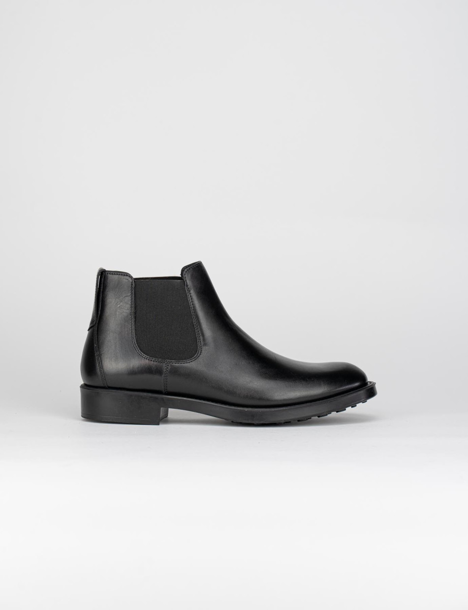 Ankle boots heel 2 cm black leather