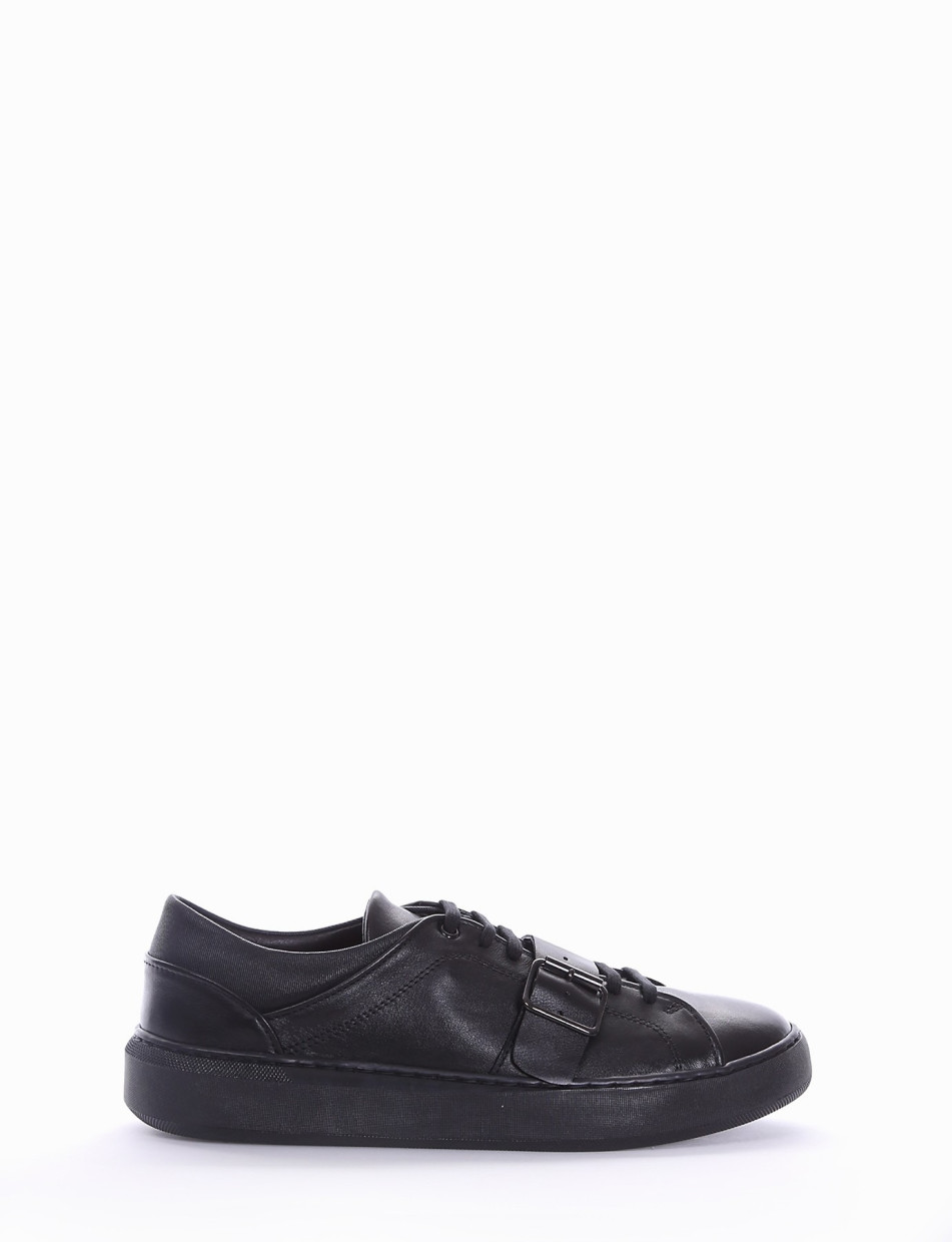 Sneakers black leather