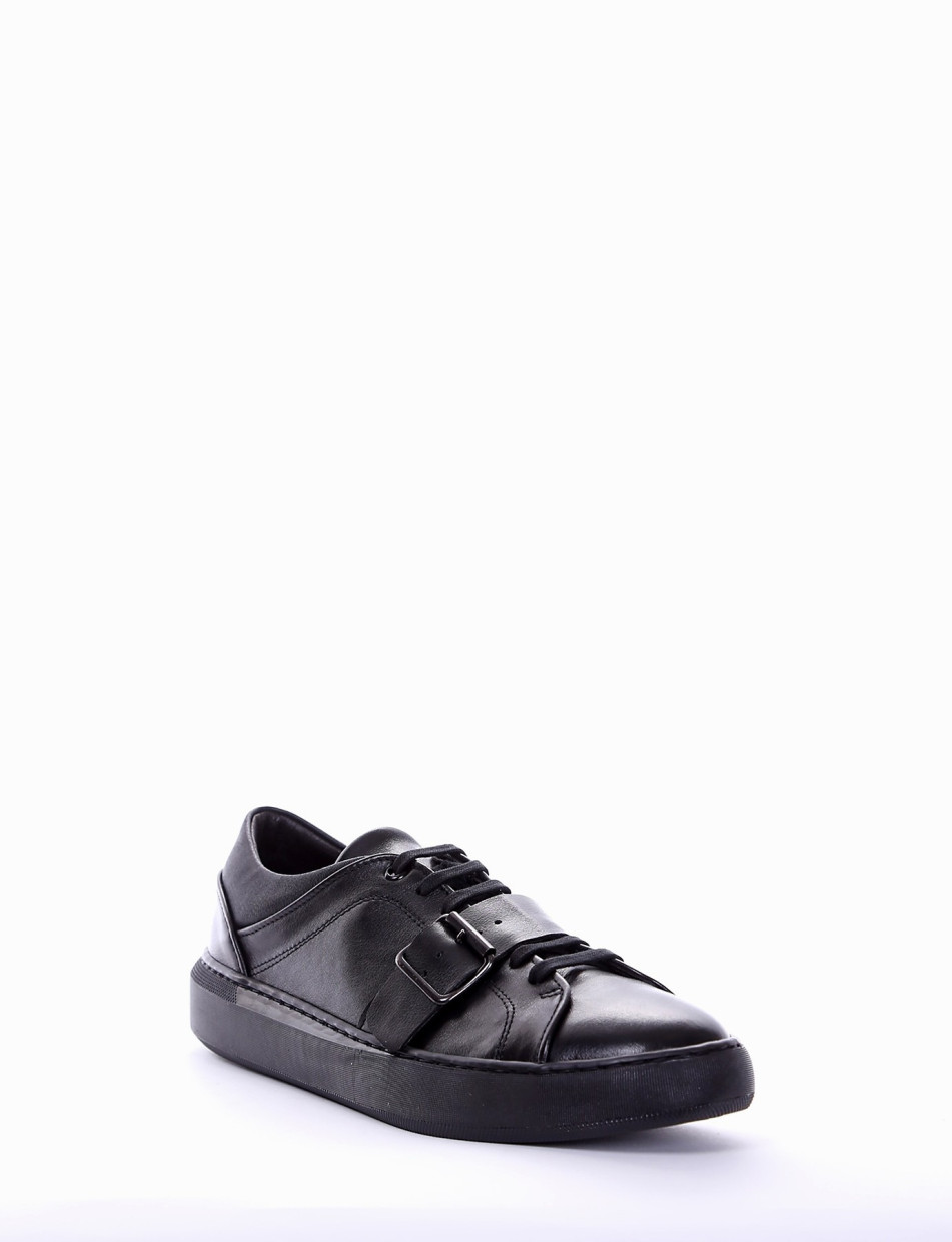 Sneakers black leather