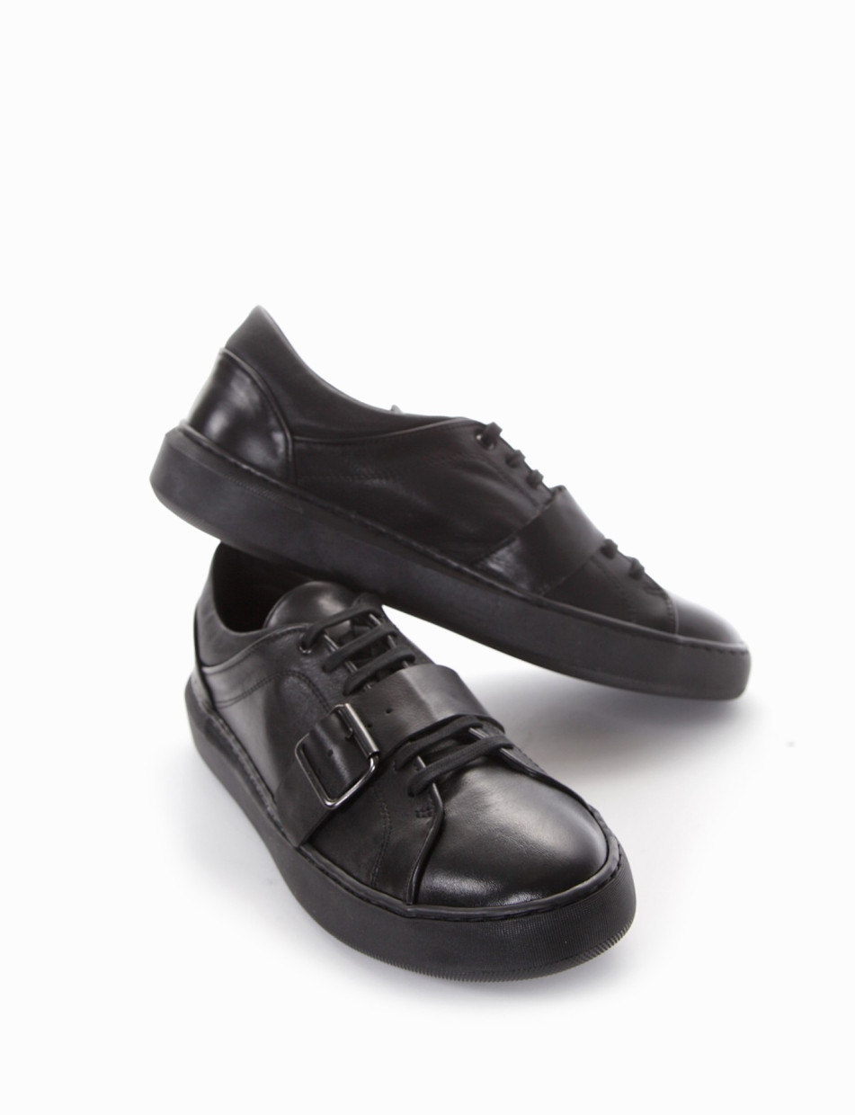 Sneakers black leather