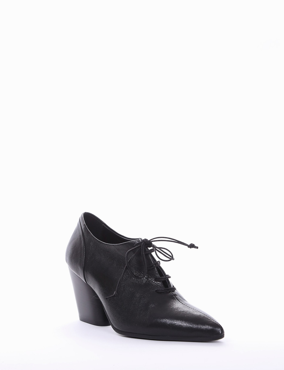 Lace-up shoes heel 7 cm black leather