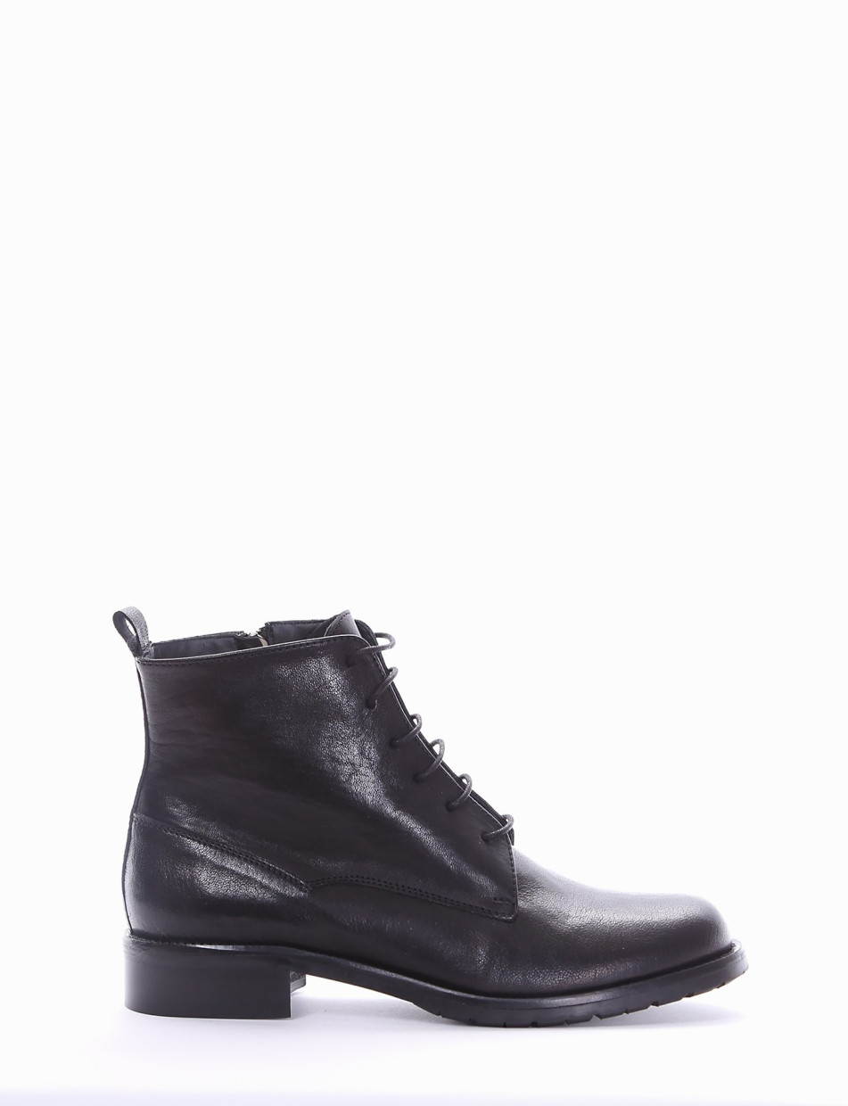 Combat boots heel 2 cm black leather