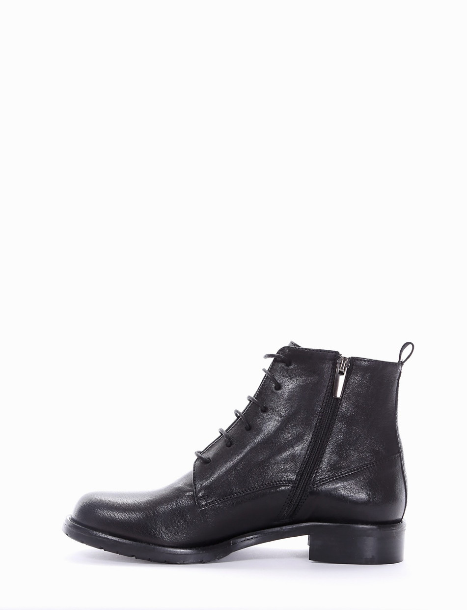 Combat boots heel 2 cm black leather