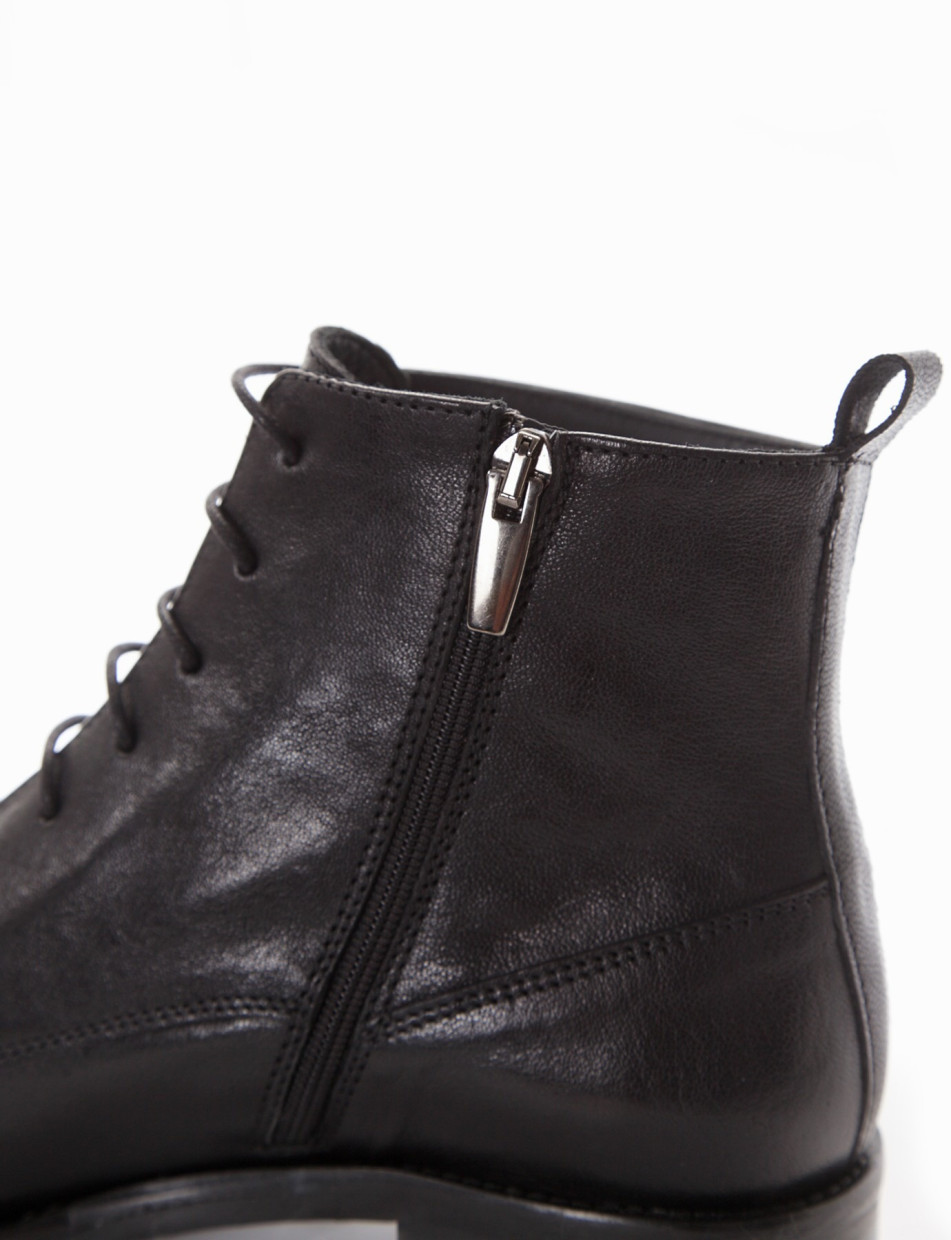 Combat boots heel 2 cm black leather