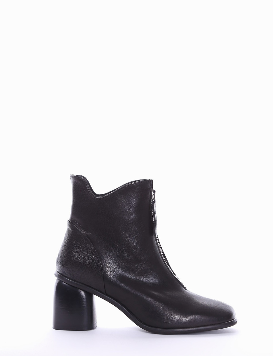 High heel ankle boots heel 5 cm black leather