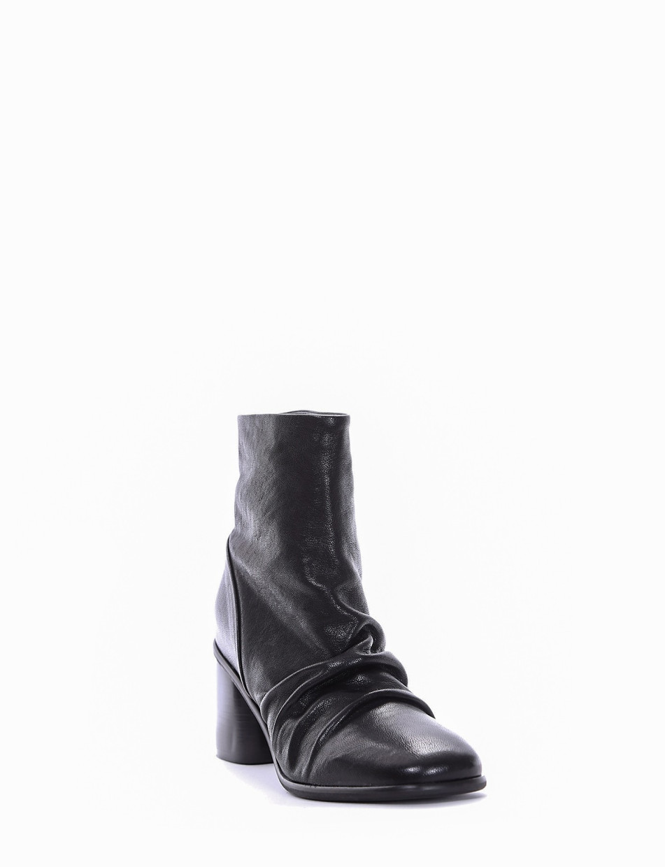 High heel ankle boots heel 5 cm black leather