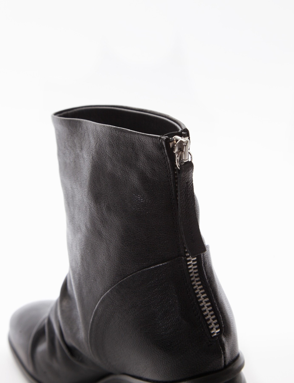 High heel ankle boots heel 5 cm black leather