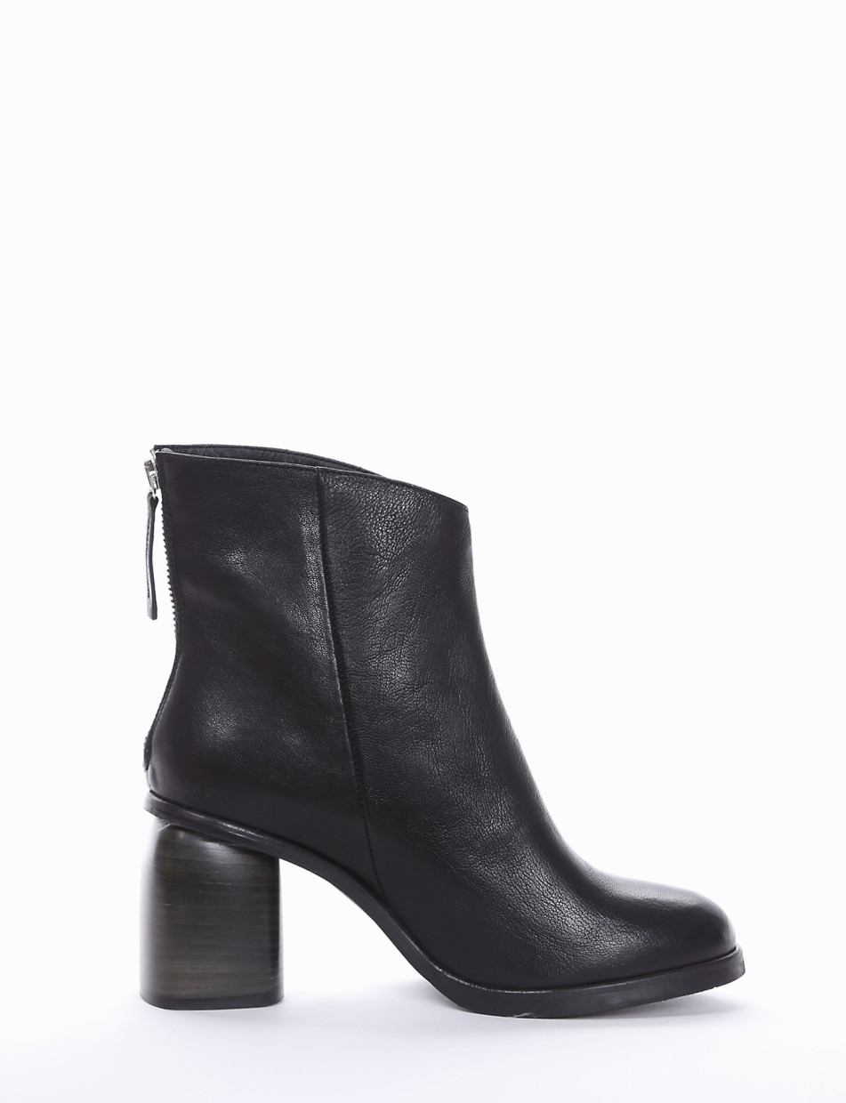 High heel ankle boots heel 7 cm black leather