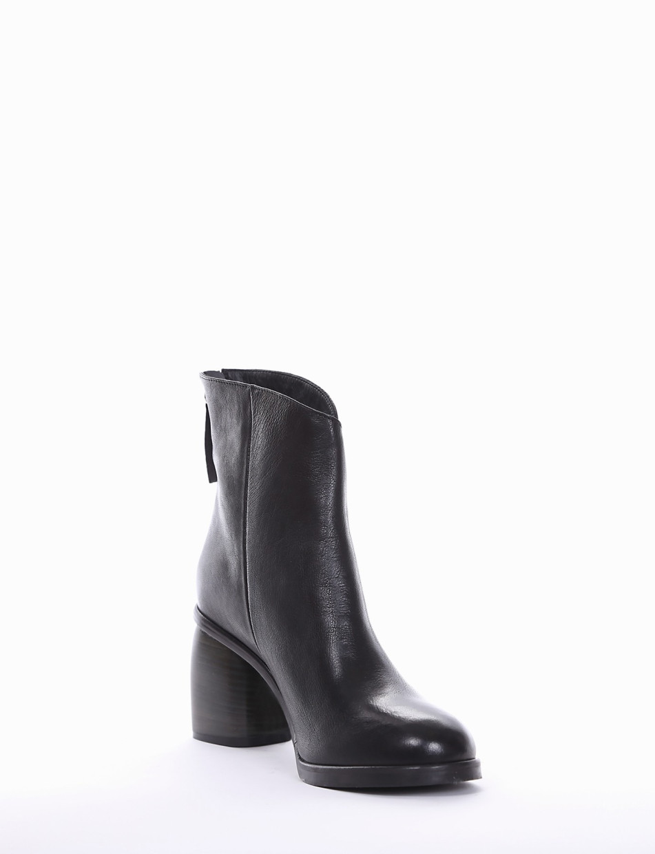 High heel ankle boots heel 7 cm black leather