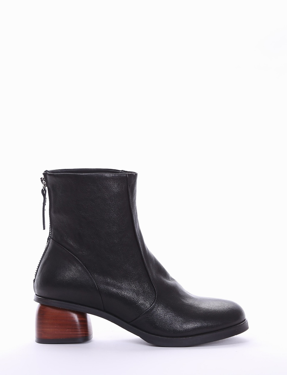 High heel ankle boots heel 5 cm black leather