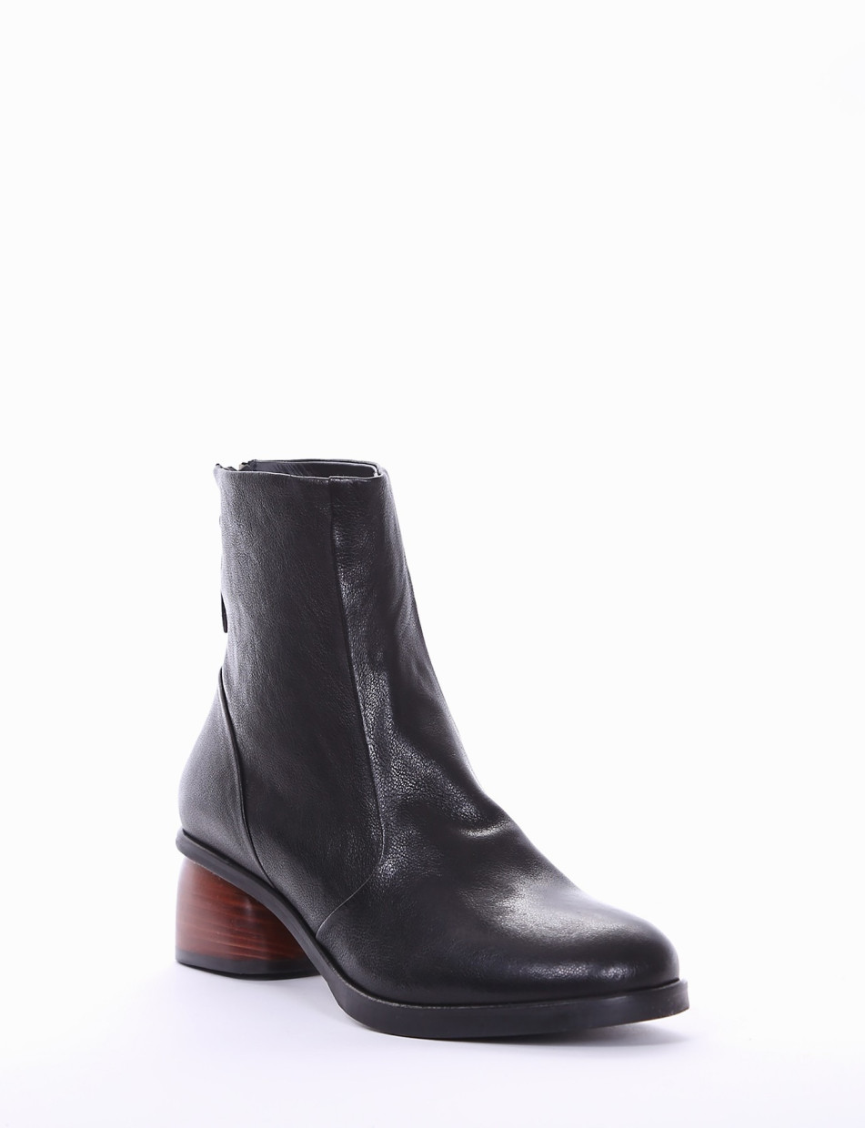 High heel ankle boots heel 5 cm black leather