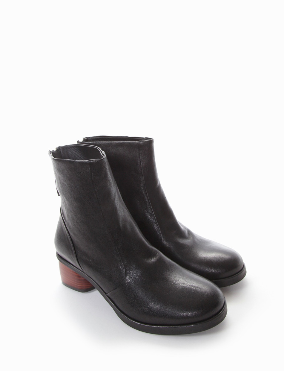 High heel ankle boots heel 5 cm black leather