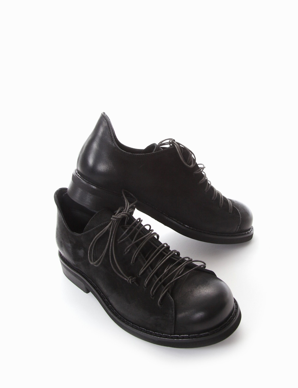 Lace-up shoes heel 2 cm black