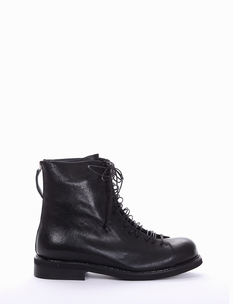 Combat boots heel 2 cm black leather