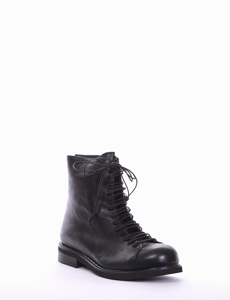 Combat boots heel 2 cm black leather