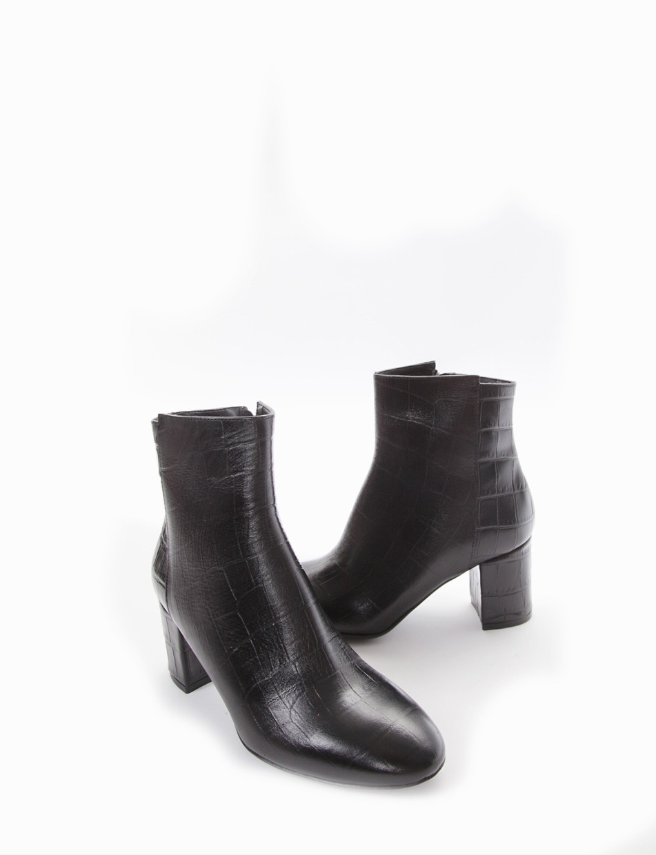 High heel ankle boots heel 6 cm black coconut