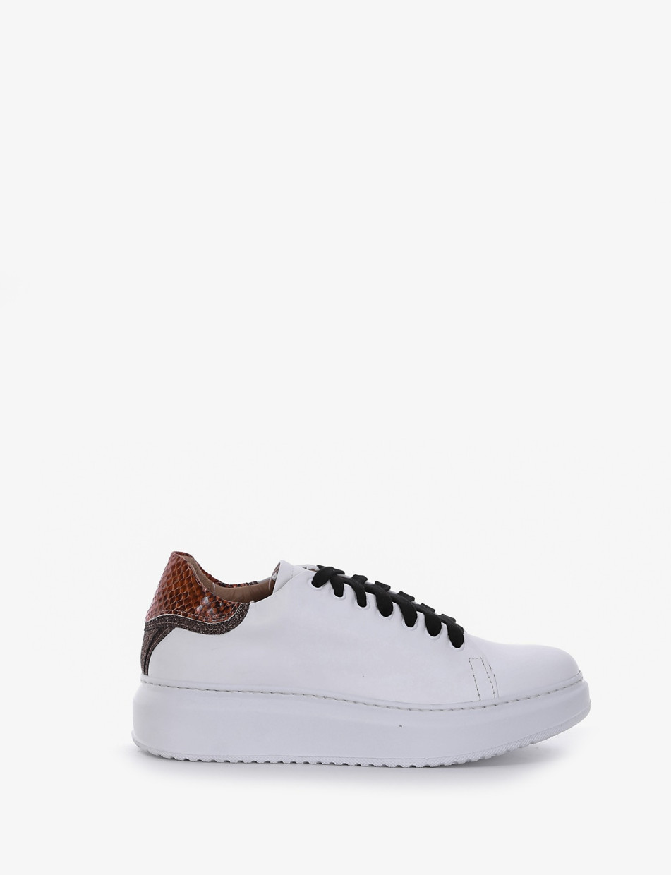 Sneakers white leather