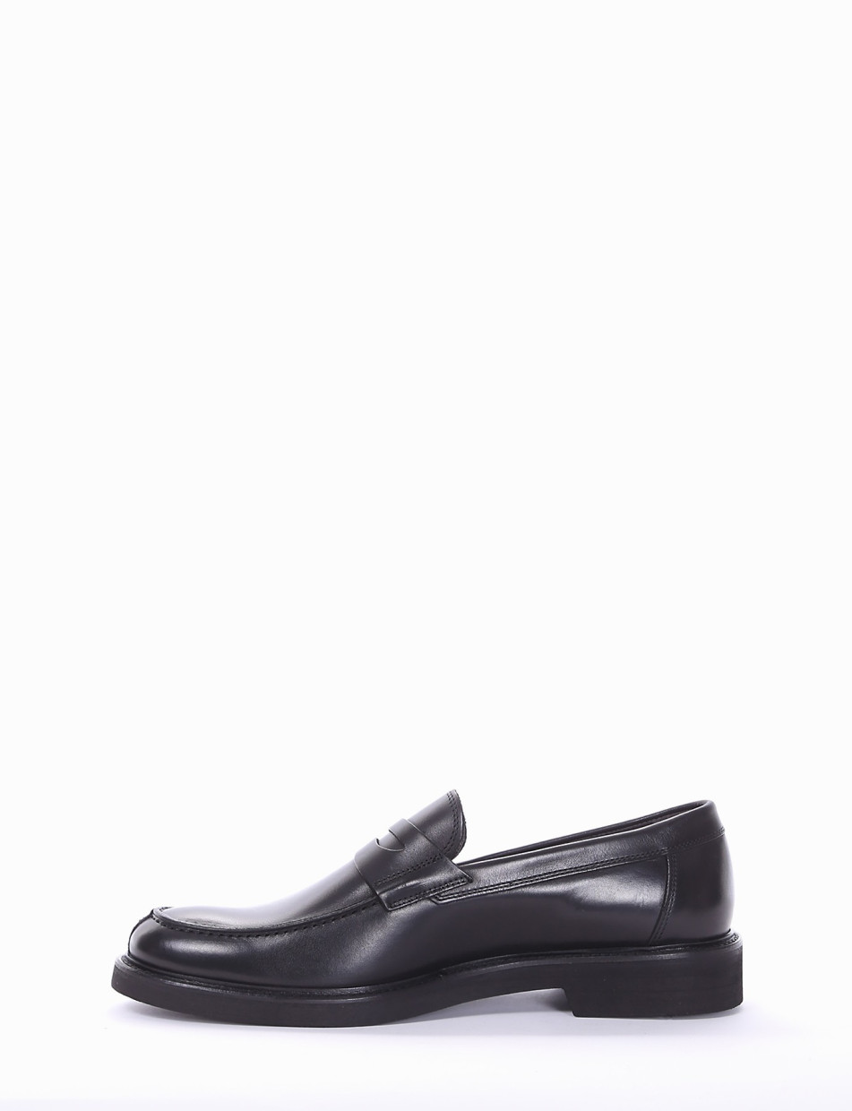 Loafers heel 2 cm black leather