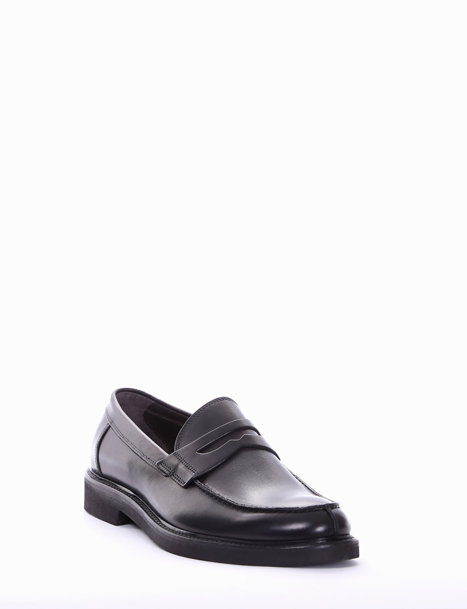 Loafers heel 2 cm black leather