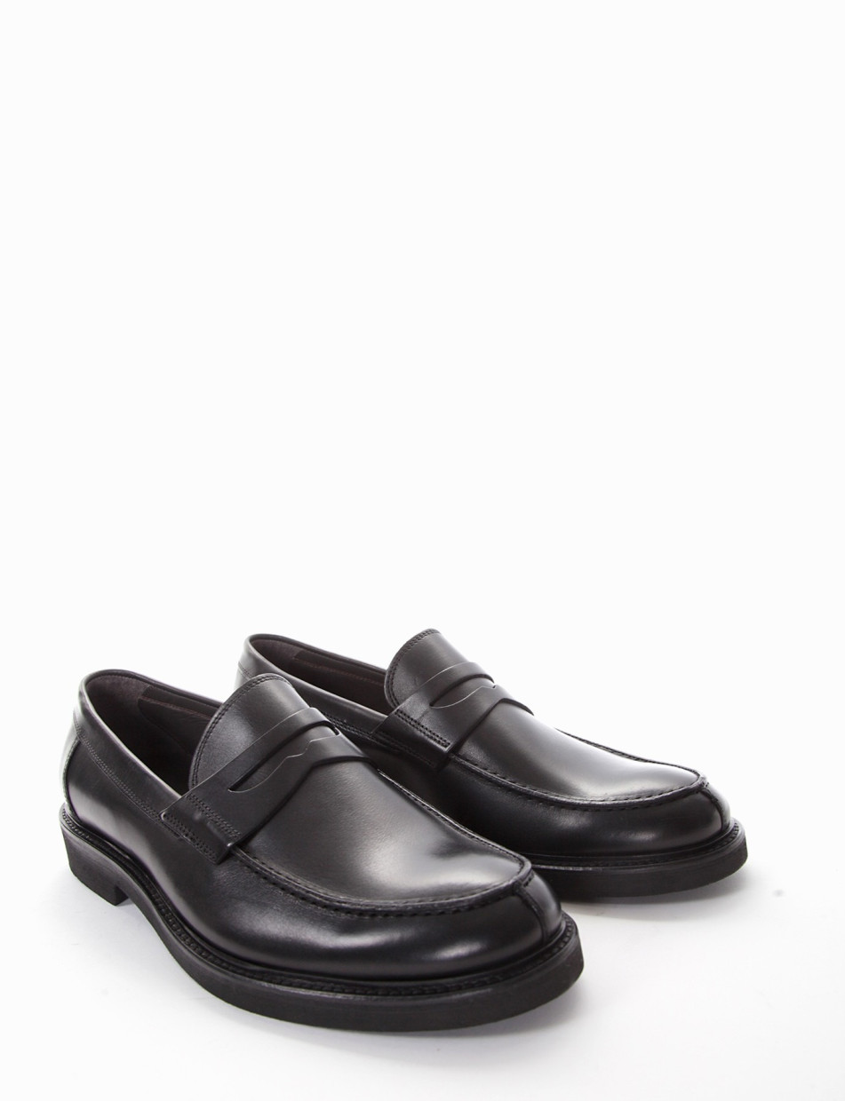 Loafers heel 2 cm black leather