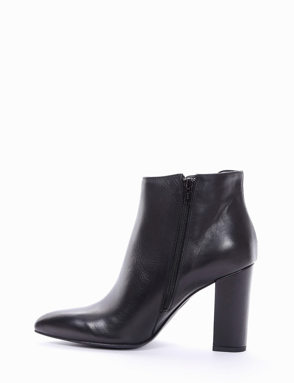 High heel ankle boots heel 8 cm black leather