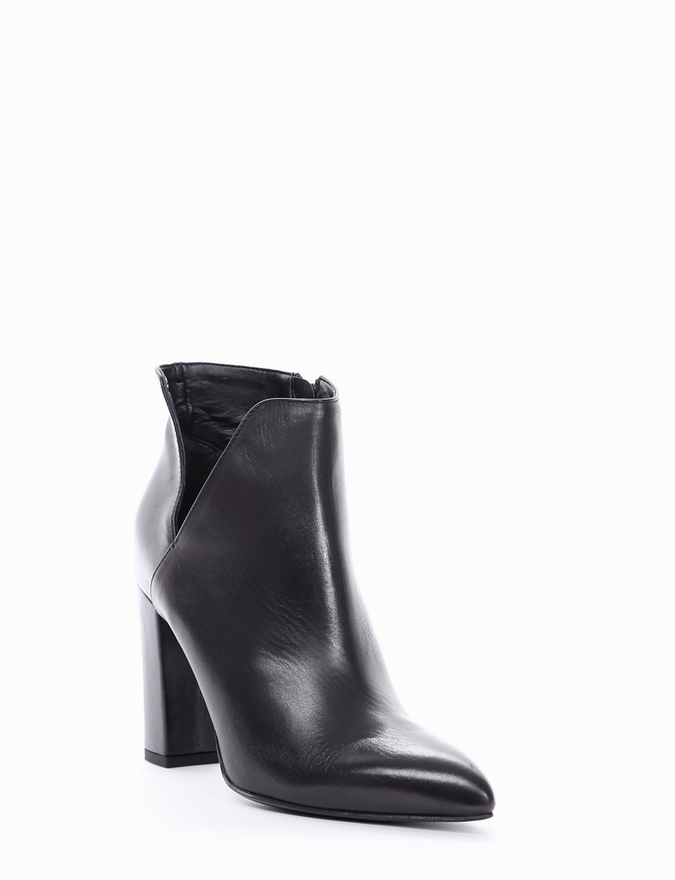 High heel ankle boots heel 8 cm black leather